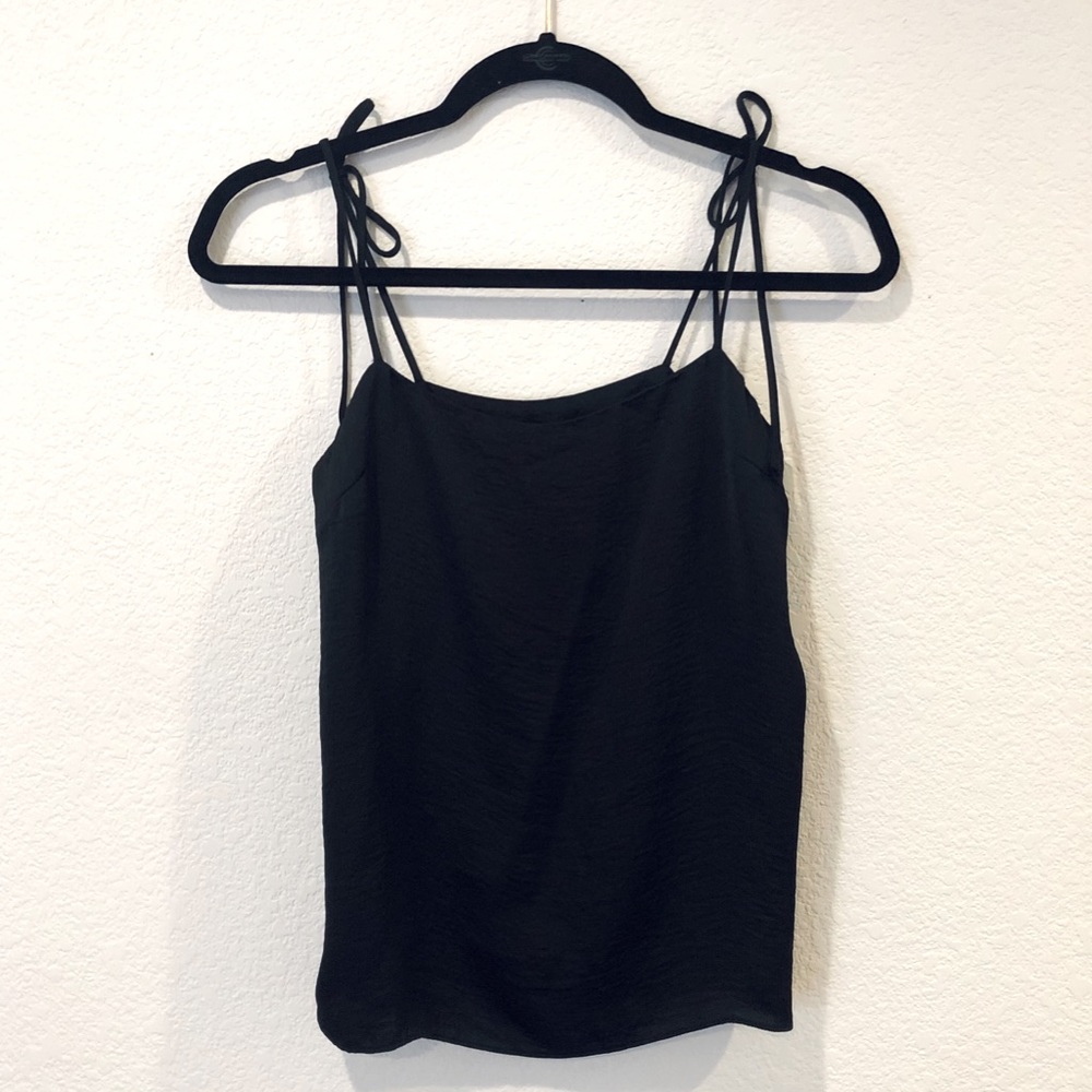 5 FOR $25 ⭐️ Slide Show Tie Strap Cami - Black